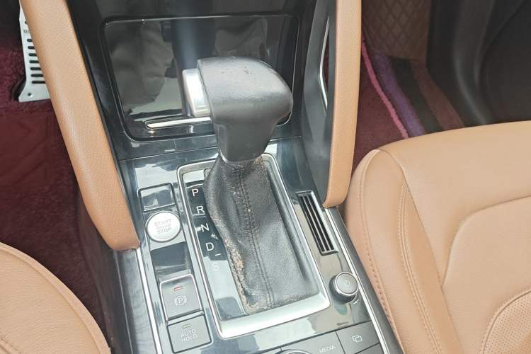 Used BORGWARD BX7 2016 28T Four-wheel Drive Luxury Edition 5 Seats Gear Lever
