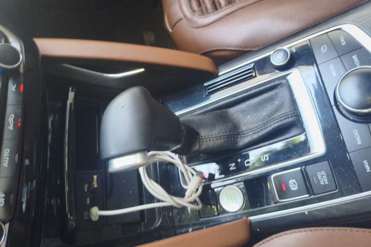 Used BORGWARD BX7 2016 28T Four-wheel Drive Luxury Version 7 Seats Gear Lever