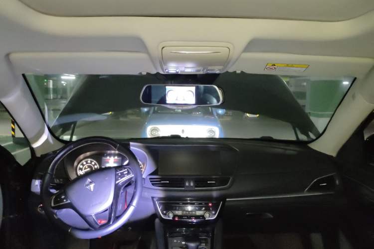 Used BORGWARD BX7 2016 28T Two-Wheel Drive Luxury Version 5 Seats Headliner