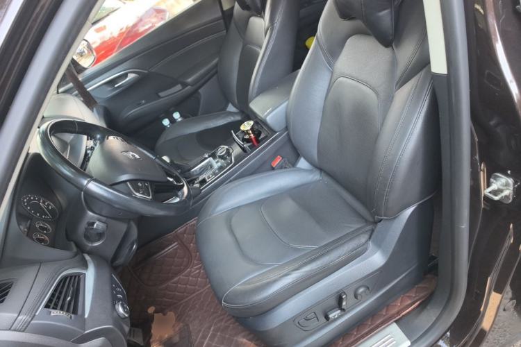 Used BORGWARD BX7 2016 28T Two-Wheel Drive Luxury Version 5 Seats Left Front Seat