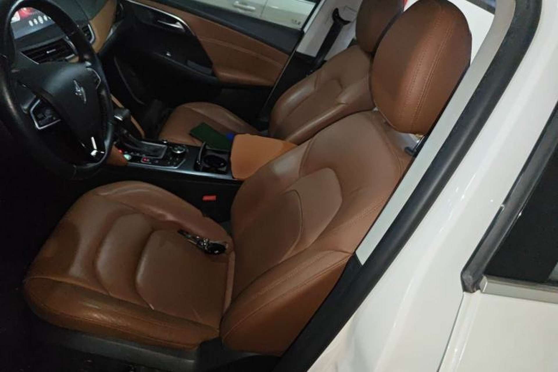 Used BORGWARD BX7 2016 28T Two-Wheel Drive Luxury Version 5 Seats Left Front Seat