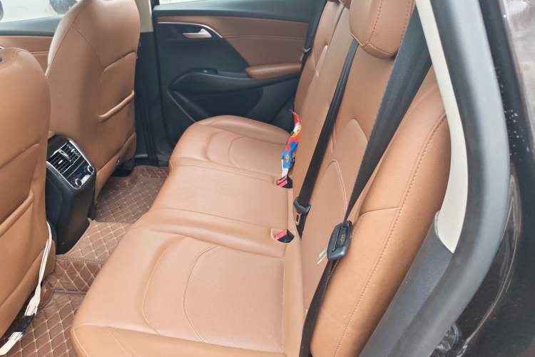 Used BORGWARD BX7 2016 28T Four-Wheel Drive Elite Edition 5 Seats Left Rear Seat