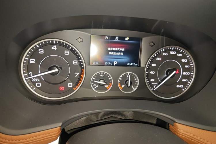 Used BORGWARD BX7 2016 28T Two-Wheel Drive Luxury Version 5 Seats Odometer Close Up