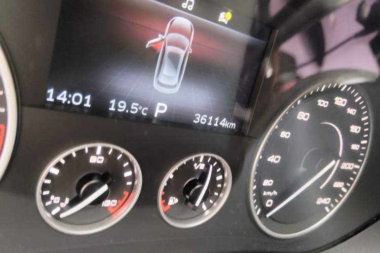 Used BORGWARD BX7 2016 28T Four-Wheel Drive Flagship Version 5 Seats Odometer Close Up