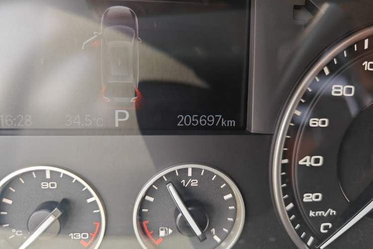 Used BORGWARD BX7 2016 28T 2WD Elite Edition 5-seater Odometer Close Up