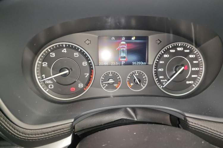 Used BORGWARD BX7 2016 28T Two-Wheel Drive Luxury Version 5 Seats Odometer Close Up
