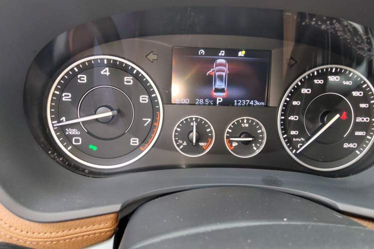 Used BORGWARD BX7 2016 28T Two-Wheel Drive Luxury Version 5 Seats Odometer Close Up