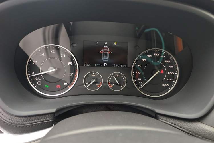 Used BORGWARD BX7 2016 28T Two-Wheel Drive Luxury Version 5 Seats Odometer Close Up