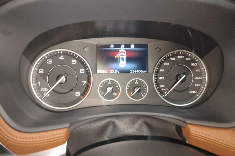 Used BORGWARD BX7 2016 28T Two-Wheel Drive Luxury Version 5 Seats Odometer Close Up