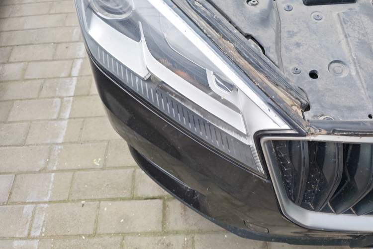 Used BORGWARD BX7 2016 28T Four-Wheel Drive Elite Edition 5 Seats Right Front Headlight