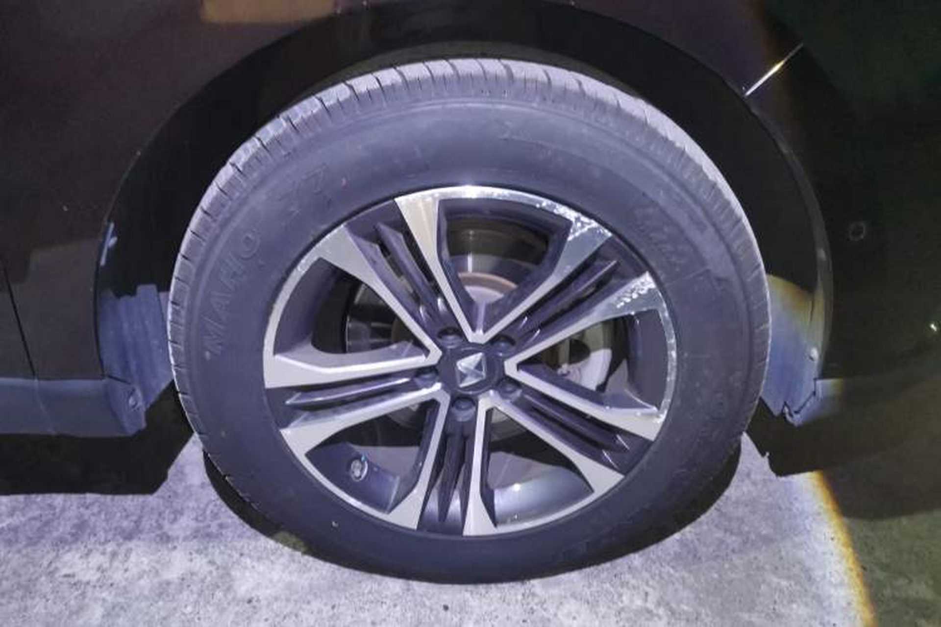 Used BORGWARD BX7 2016 28T Four-Wheel Drive Flagship Version 5 Seats Right Front Wheel Hub