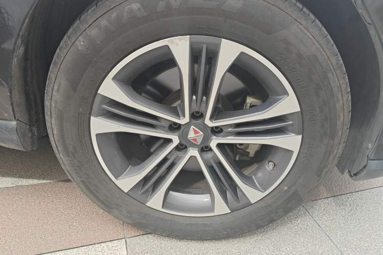 Used BORGWARD BX7 2016 28T Four-wheel Drive Luxury Edition 5 Seats Right Front Wheel Hub