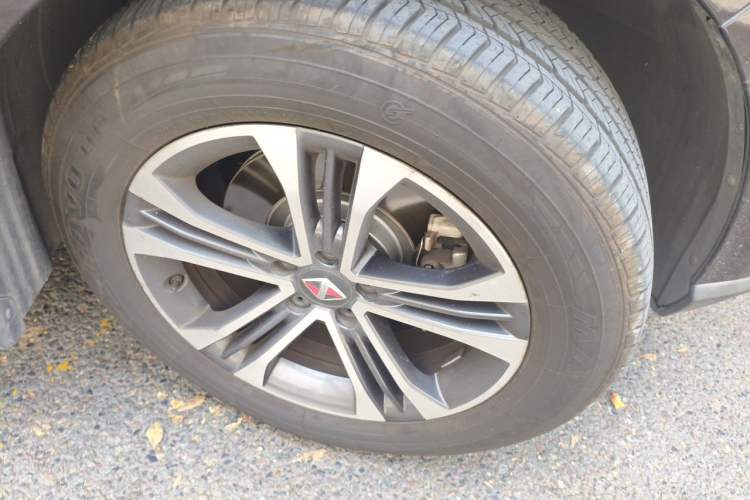 Used BORGWARD BX7 2016 28T Four-wheel Drive Luxury Version 7 Seats Right Front Wheel Hub