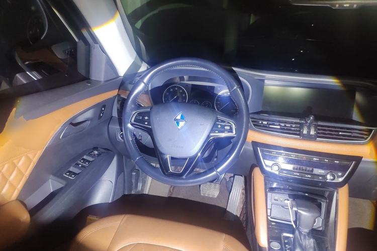 Used BORGWARD BX7 2016 28T Four-Wheel Drive Flagship Version 5 Seats Steering Wheel
