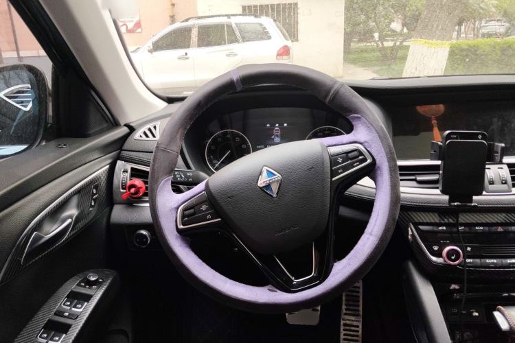 Used BORGWARD BX7 2016 28T Four-Wheel Drive Flagship Version 5 Seats Steering Wheel