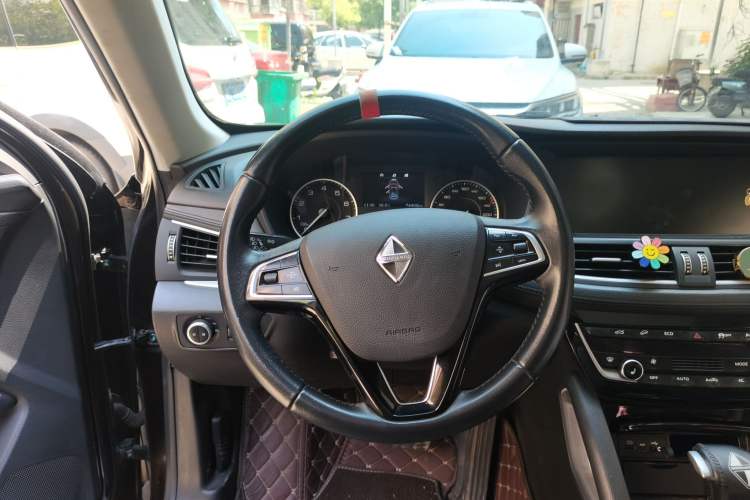 Used BORGWARD BX7 2016 28T Four-Wheel Drive Flagship Version 5 Seats Steering Wheel