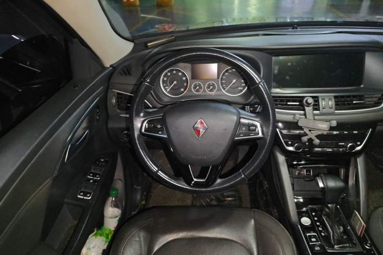 Used BORGWARD BX7 2016 28T Two-Wheel Drive Luxury Version 5 Seats Steering Wheel