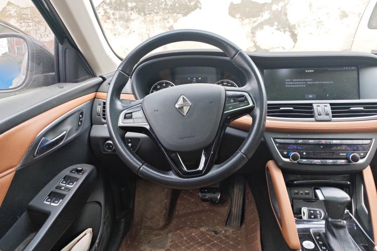 Used BORGWARD BX7 2016 28T Four-Wheel Drive Elite Edition 5 Seats Steering Wheel