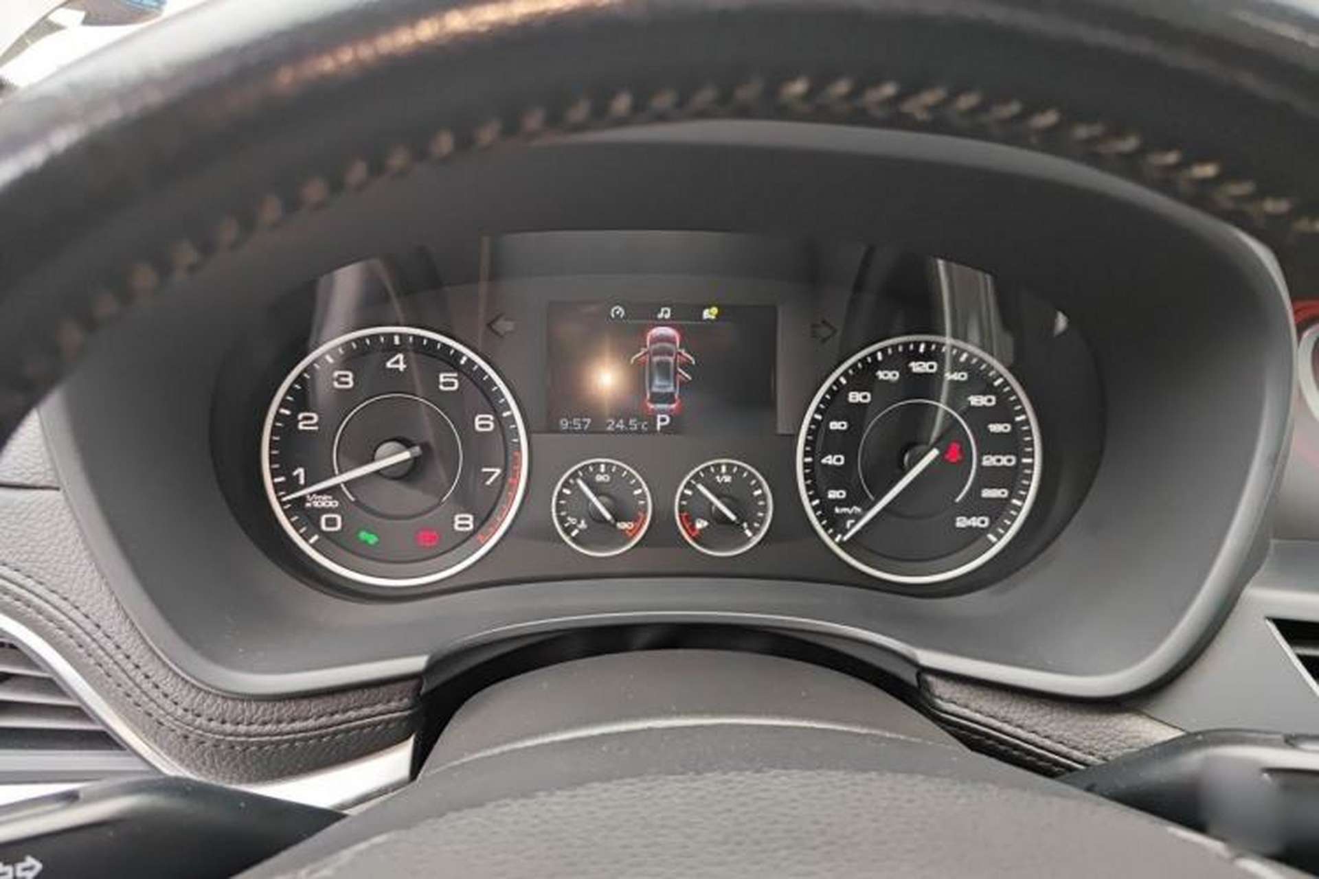 Used BORGWARD BX7 2016 28T Two-Wheel Drive Luxury Version 5 Seats Steering Wheel