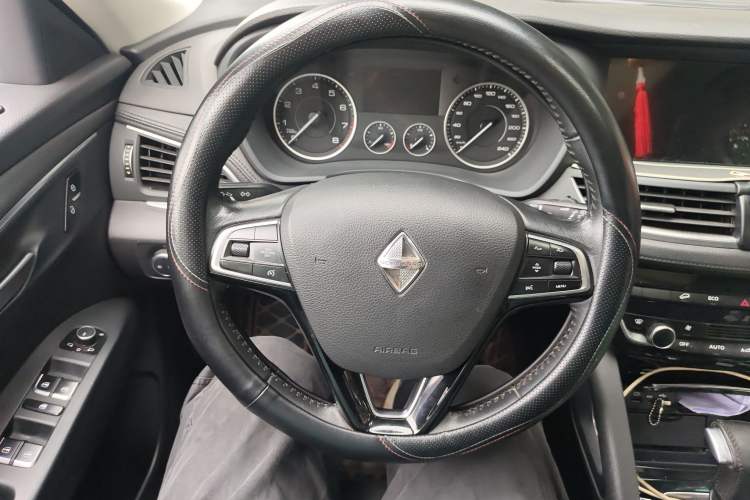 Used BORGWARD BX7 2016 28T Four-wheel Drive Luxury Edition 5 Seats Steering Wheel