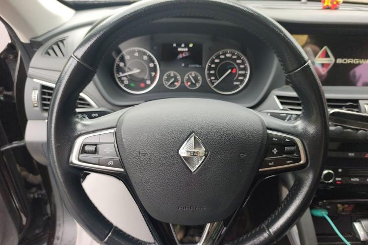 Used BORGWARD BX7 2016 28T Two-Wheel Drive Luxury Version 5 Seats Steering Wheel