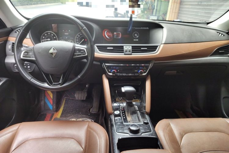 Used BORGWARD BX7 2016 28T Two-Wheel Drive Luxury Version 5 Seats Center Console
