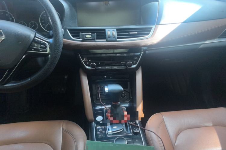 Used BORGWARD BX7 2016 28T Two-Wheel Drive Luxury Version 5 Seats Audio And AC Panel