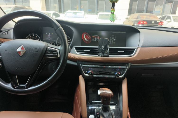 Used BORGWARD BX7 2016 28T Four-Wheel Drive Flagship Version 5 Seats Center Console