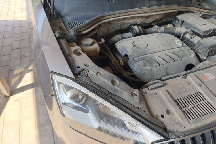 Used BORGWARD BX7 2016 28T Two-Wheel Drive Luxury Version 5 Seats Engine Bay Right