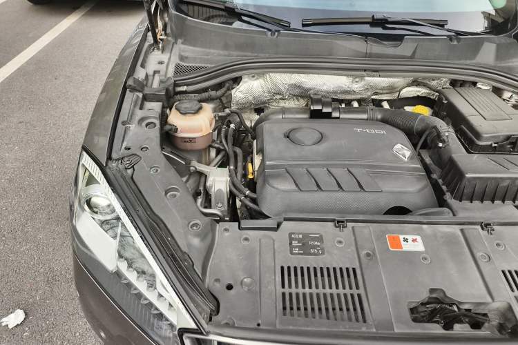 Used BORGWARD BX7 2016 28T Four-Wheel Drive Flagship Version 5 Seats Engine Bay Right