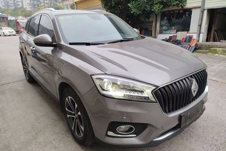 Used BORGWARD BX7 2016 28T Four-wheel Drive Luxury Edition 5 Seats Exterior 2
