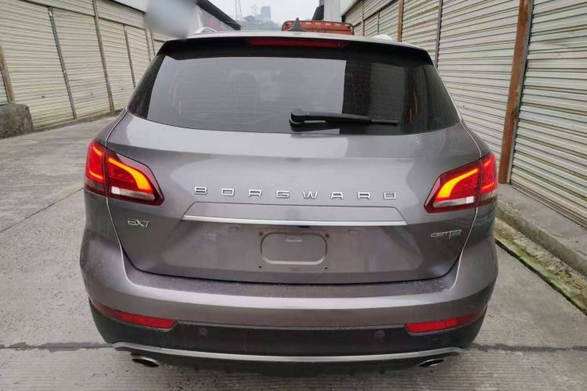 Used BORGWARD BX7 2016 28T Four-wheel Drive Luxury Edition 5 Seats Exterior 4