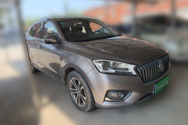 Used BORGWARD BX7 2016 28T Two-Wheel Drive Luxury Version 5 Seats Front Right 45 Deg