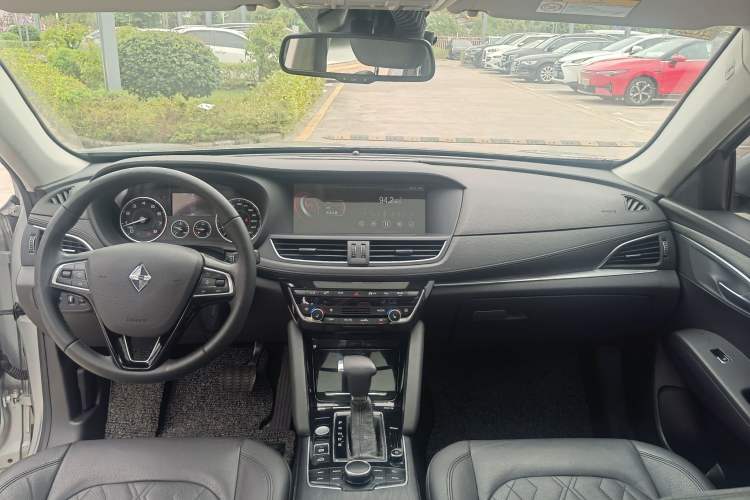 Used BORGWARD BX7 2016 28T Four-Wheel Drive Flagship Version 5 Seats Interior 1