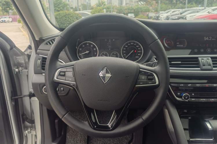 Used BORGWARD BX7 2016 28T Four-Wheel Drive Flagship Version 5 Seats Interior 2