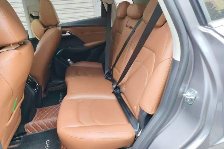 Used BORGWARD BX7 2016 28T Four-wheel Drive Luxury Edition 5 Seats Interior 3