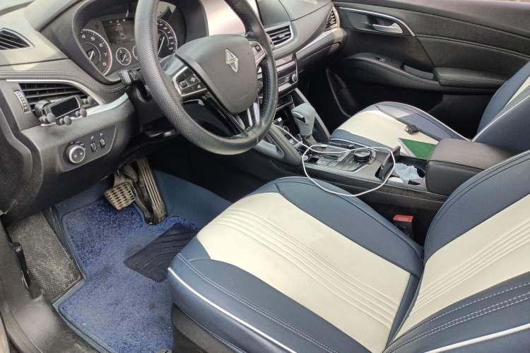 Used BORGWARD BX7 2016 28T Four-wheel Drive Luxury Edition 5 Seats Left Front Seat
