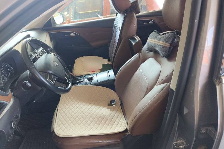 Used BORGWARD BX7 2016 28T Two-Wheel Drive Luxury Version 5 Seats Left Front Seat