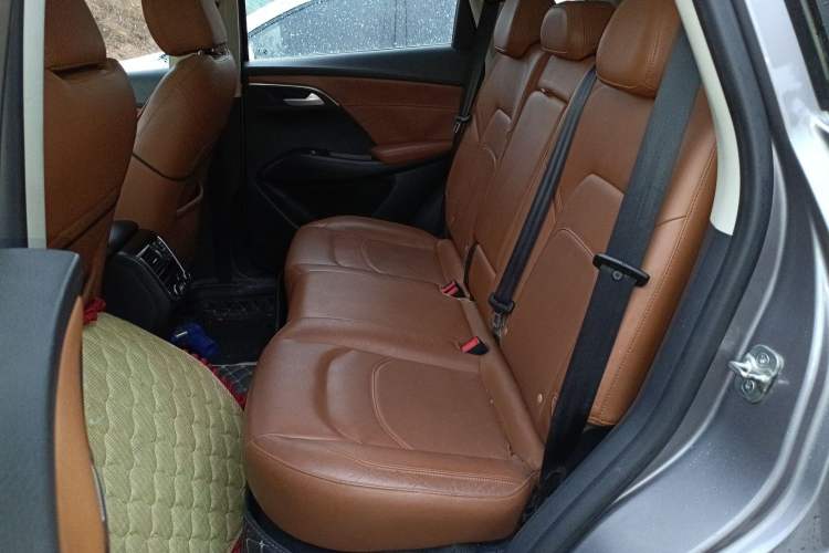 Used BORGWARD BX7 2016 28T Four-wheel Drive Luxury Edition 5 Seats Left Rear Seat