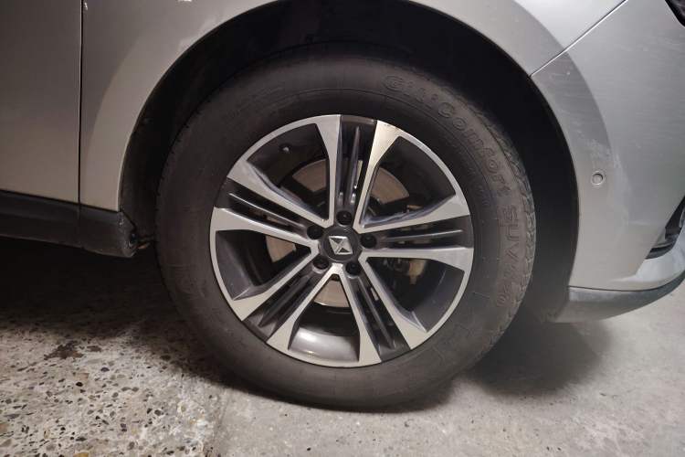 Used BORGWARD BX7 2016 28T Four-Wheel Drive Flagship Version 5 Seats Right Front Wheel Hub