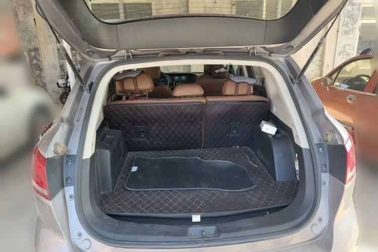 Used BORGWARD BX7 2016 28T Two-Wheel Drive Luxury Version 5 Seats Trunk