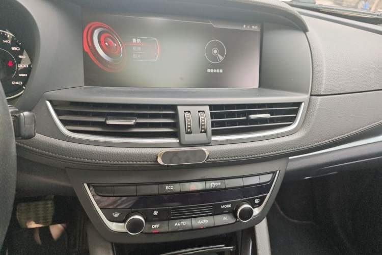 Used BORGWARD BX7 2016 28T 2WD Elite Edition 5-seater Audio And AC Panel