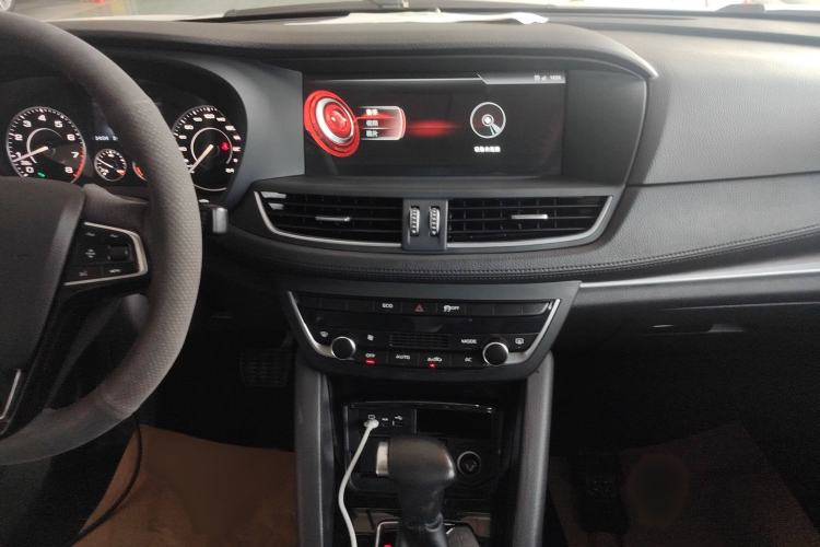 Used BORGWARD BX7 2016 28T 2WD Elite Edition 5-seater Audio And AC Panel