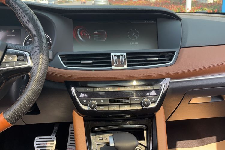 Used BORGWARD BX7 2016 28T Four-Wheel Drive Flagship Version 5 Seats Audio And AC Panel