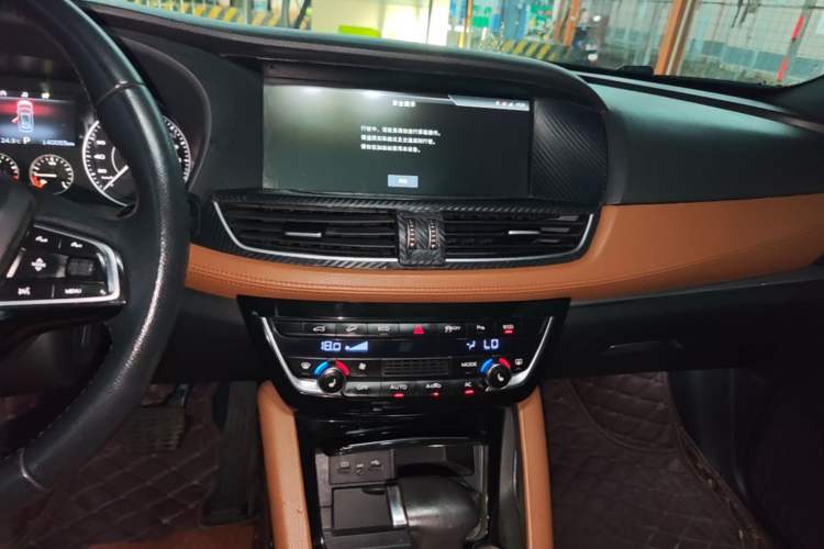 Used BORGWARD BX7 2016 28T Four-Wheel Drive Flagship Version 5 Seats Audio And AC Panel