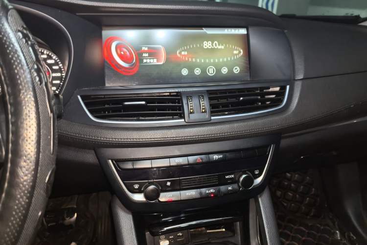 Used BORGWARD BX7 2016 28T 2WD Elite Edition 5-seater Audio And AC Panel