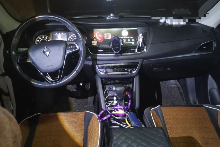 Used BORGWARD BX7 2016 28T 2WD Elite Edition 5-seater Center Console