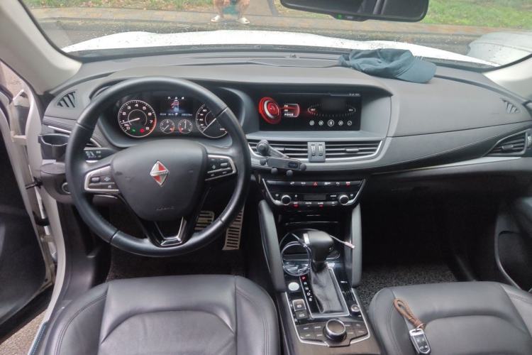 Used BORGWARD BX7 2016 28T Four-wheel Drive Luxury Edition 5 Seats Center Console