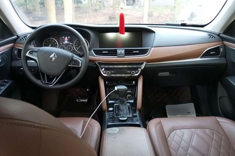 Used BORGWARD BX7 2016 28T Four-Wheel Drive Flagship Version 5 Seats Center Console