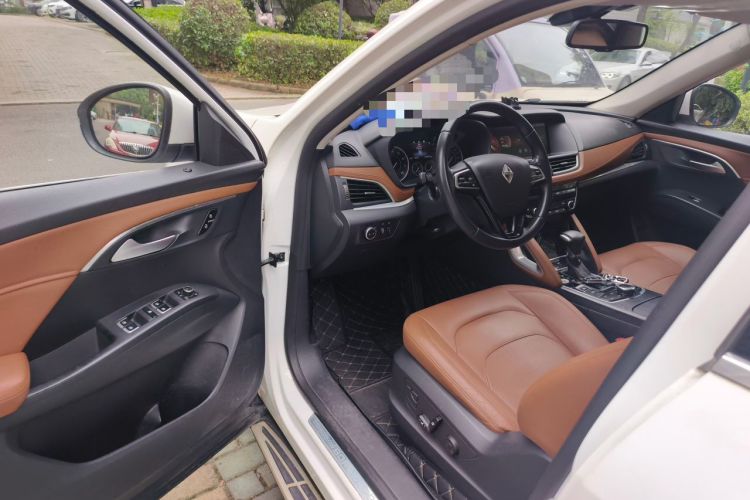 Used BORGWARD BX7 2016 28T Two-Wheel Drive Luxury Version 5 Seats Driver Seat